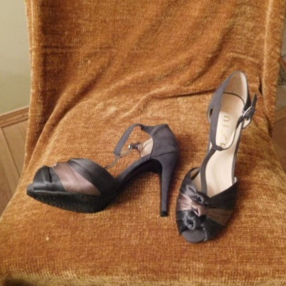 UNISA Satin High Heels, size 7